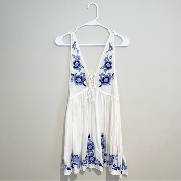 Free People Dresses & Skirts - Free People Floral Embroidered Swing Dress Sz XS